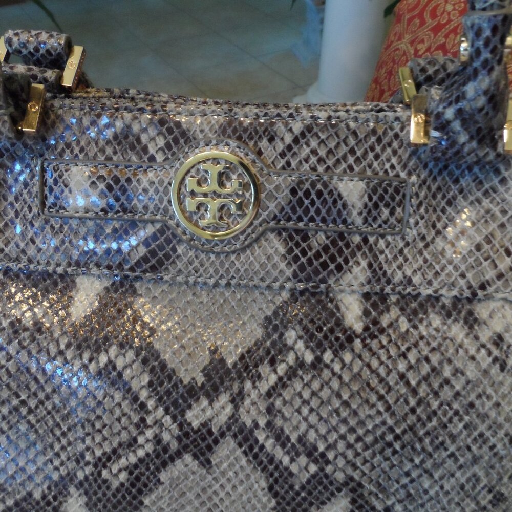 Tory Burch Gray Python Embosed Leather Shoulder B… - image 4